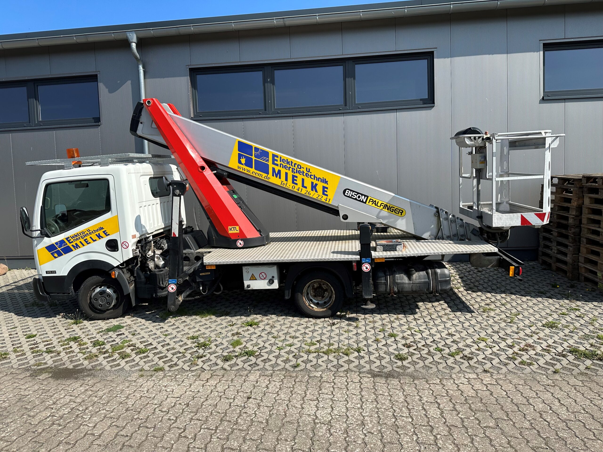 Vermietung_Teleskopbühne